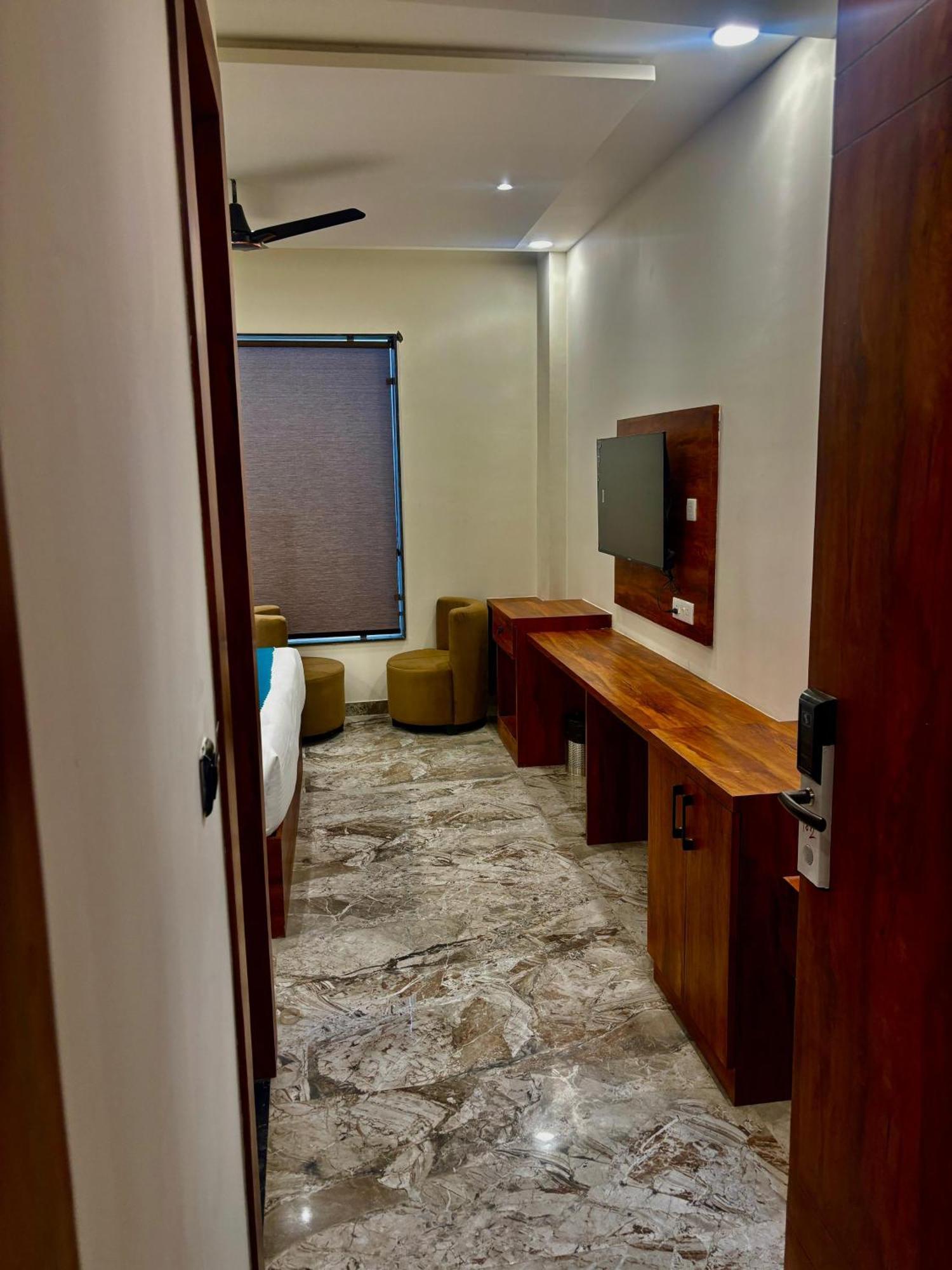 Hotel Majestic Heights Agra  Exterior photo
